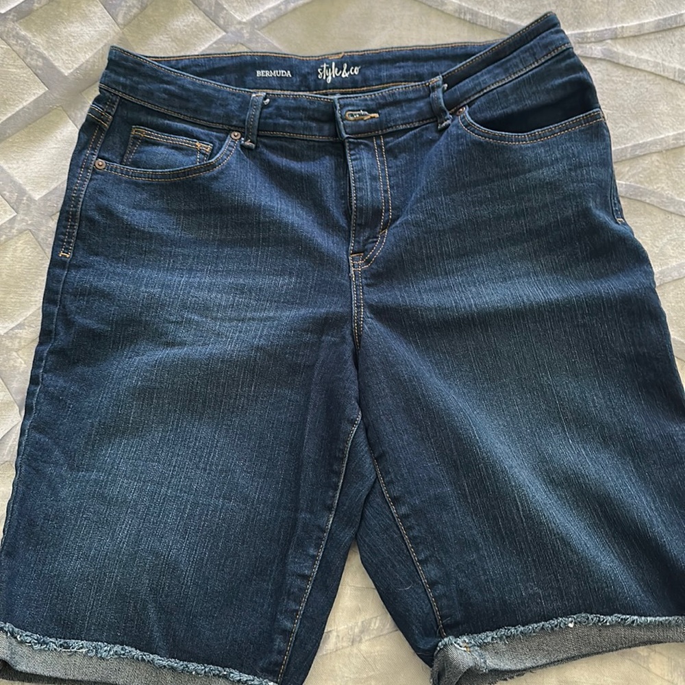 Bermuda jean shorts
